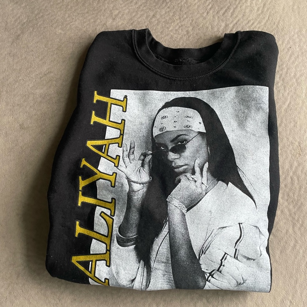 Aaliyah Sweatshirt Small